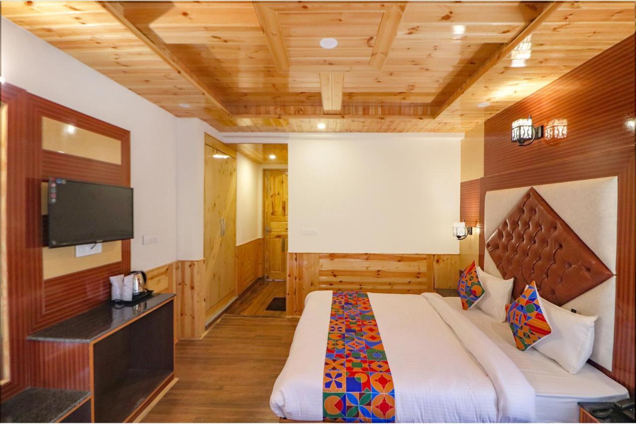 Fabhotel Snow Castle Cottage - Manali (Himachal Pradesh) — Photos 3